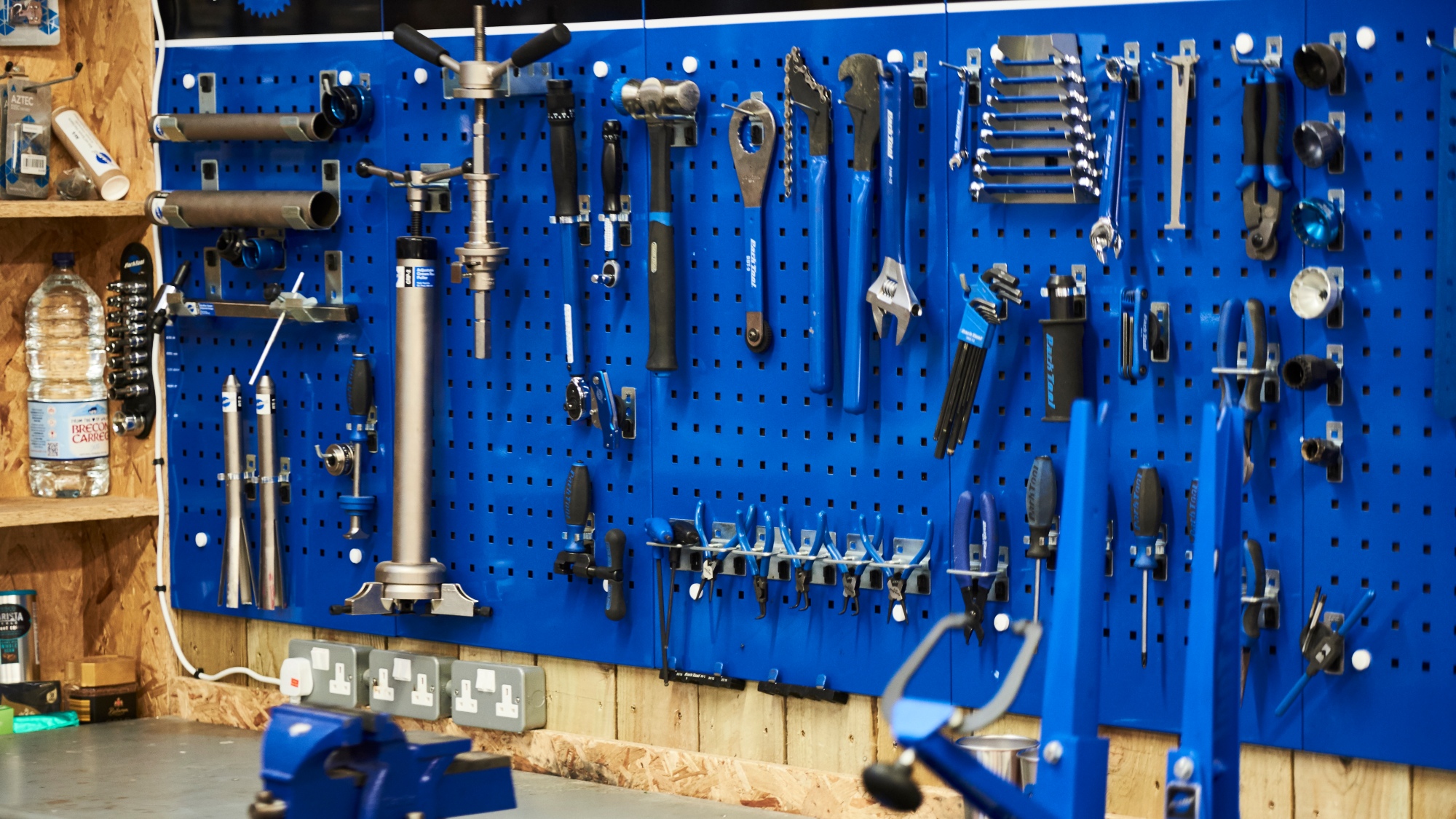 How to bleed Shimano hydraulic brakes with Park Tool