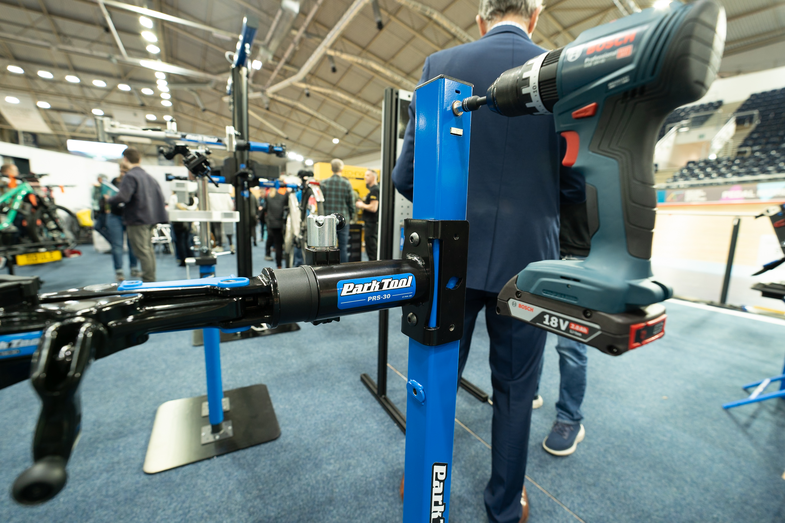 New Arrival: Park Tool PRS-30 Mechanical Lift Repair Stand – Now Available on Freewheel.co.uk!