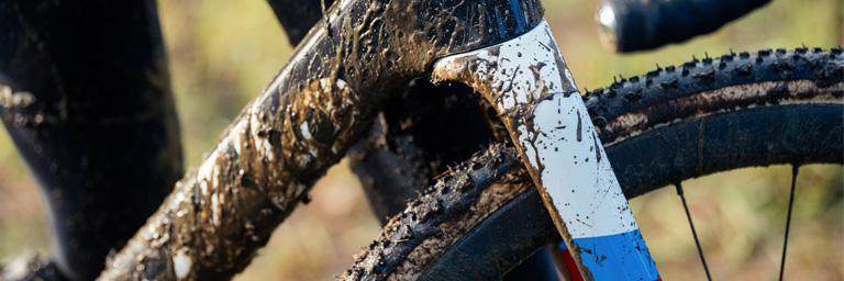 Vittoriaa Dugast tyre on bike covered in mud
